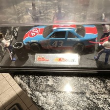 Racing Champions NASCAR Richard Petty STP 43 Diecast Car Display Case
