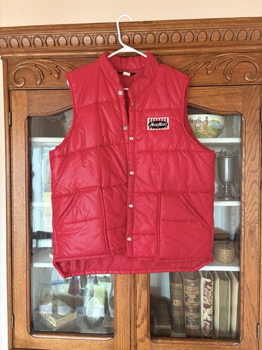VINTAGE SIZE XL SWINGSTER MOORMANS RED SNAP UP PUFFER VEST