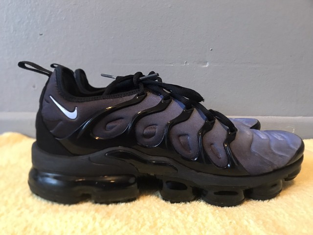 10.5 - Nike Air VaporMax Plus Aluminum 