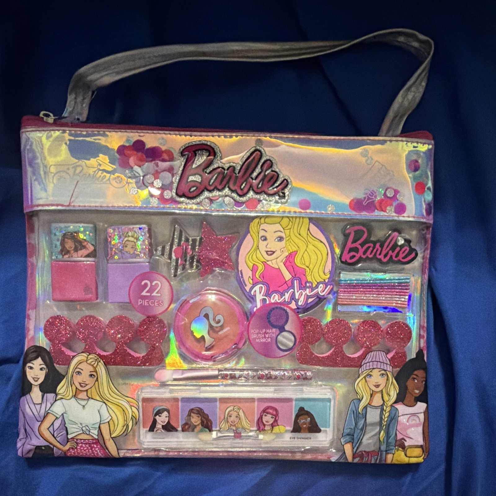 Barbie 22-Piece Makeup Set with Eye Shadow, Lip Gloss, Blush, Mirror