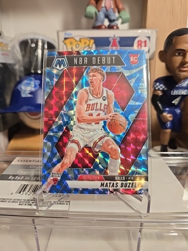 2024-25 Panini Mosaic - NBA Debut Matas Buzelis Reactive Blue Mosaic Prizm (RC)