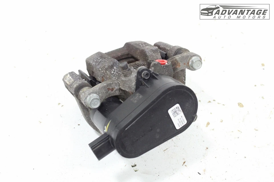 2022-2024 HYUNDAI TUCSON AWD REAR RIGHT ABS DISK BRAKE CALIPER W/ ACTUATOR OEM - Image 3 of 4