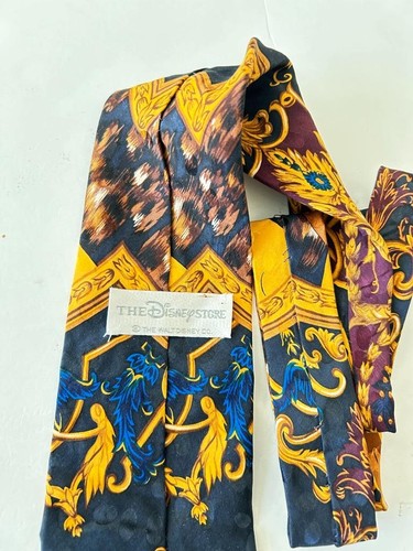 Disney Store Lion King mens necktie 4" wide silk Simba - Picture 5 of 6