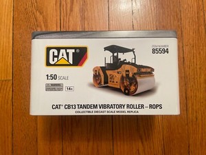 Diecast Masters 1:50 Caterpillar CAT CB13 vibratory roller asphalt diecast model