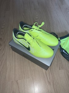 nike phantom venom size 9