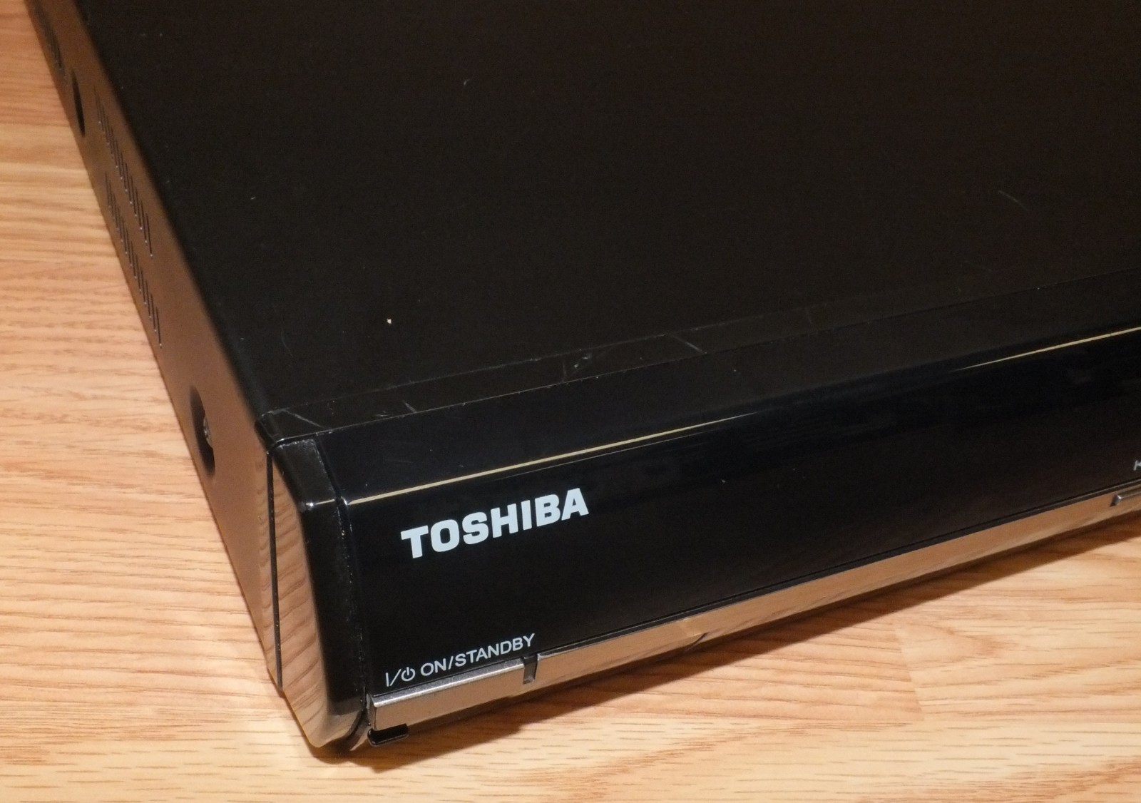 Genuine Toshiba (HDA30) 1080P Full HD DVD Player With Remote Control