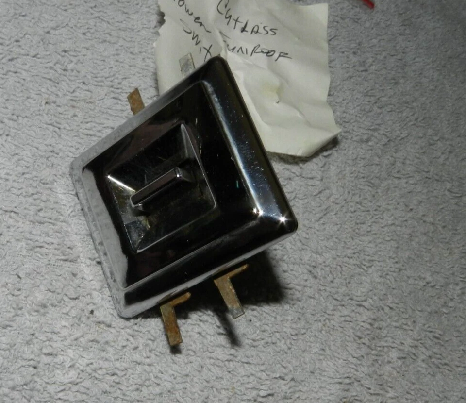 1979 Oldsmobile Cutlass Power interruptor de teto solar - Imagem 3 de 4