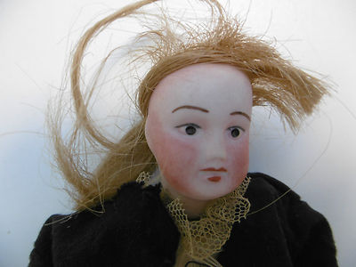 Figurine en biscuit de porcelaine des années 30 représentant