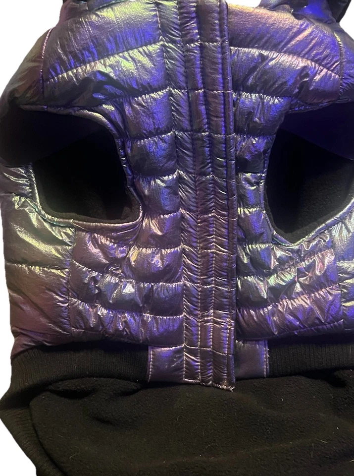 NUEVO CON ETIQUETAS Canada Pooch Summit Chaleco Elástico Puffer Perro Chaqueta Talla 16” Arco Iris Metálico Foto 2 de 4