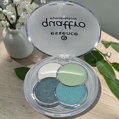 Essence Quattro Eyeshadow Lidschatten mit 4 Farben 13 Laugh Love Lime Grün Glanz