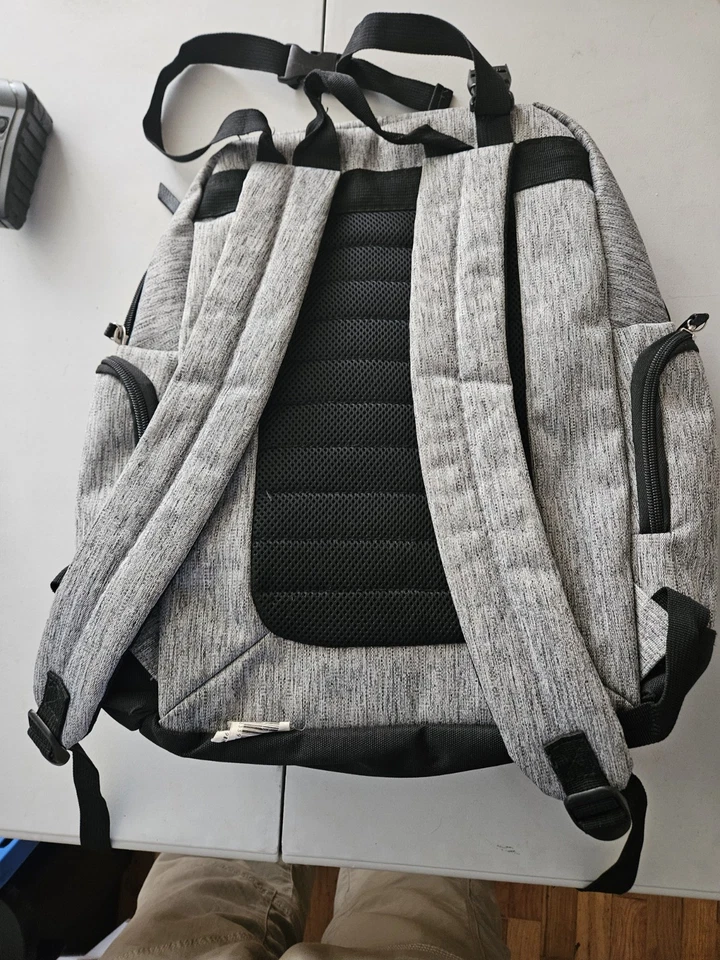 Mochila Eddie Bauer First Adventure Sport Traveler bolsa de fraldas cinza com zíper - Imagem 2 de 3