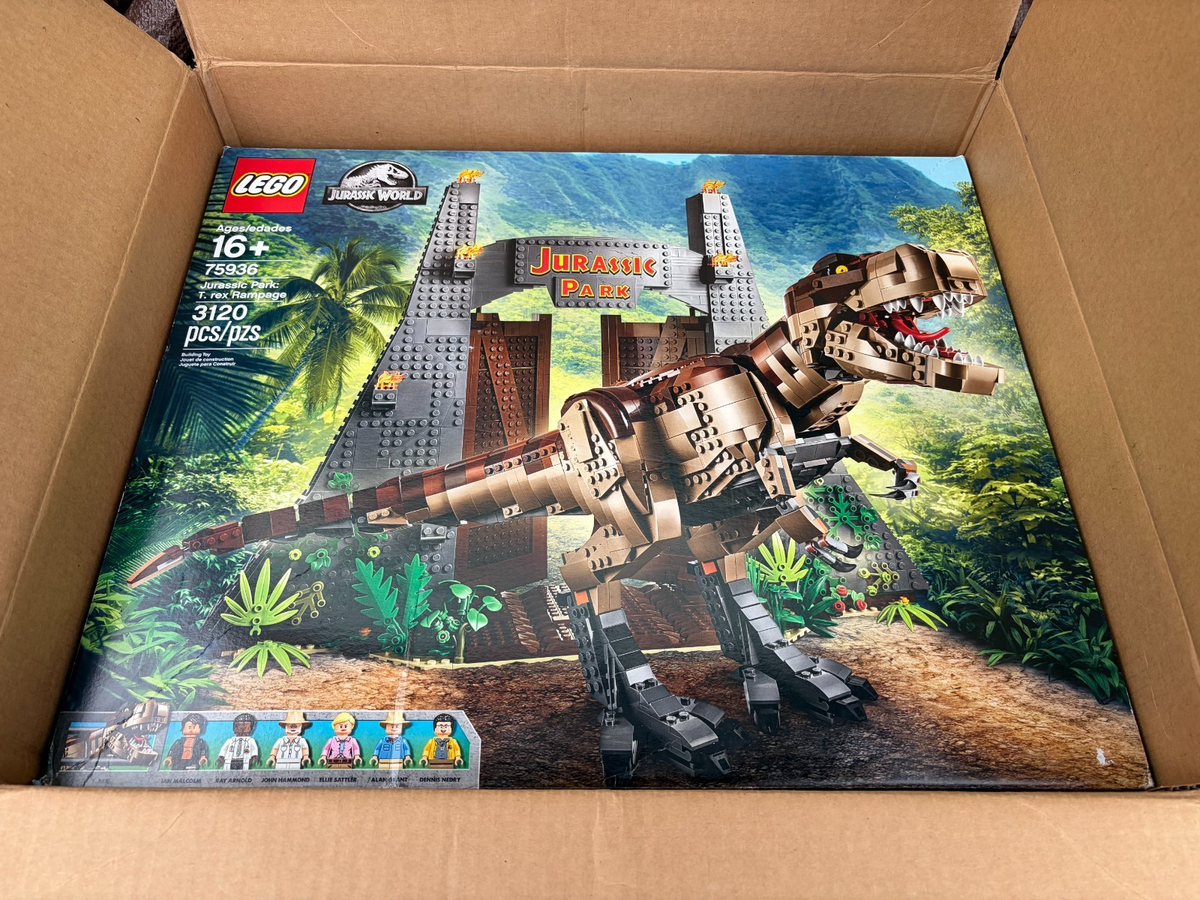 LEGO Jurassic World: Jurassic Park: T. rex Rampage (75936) for