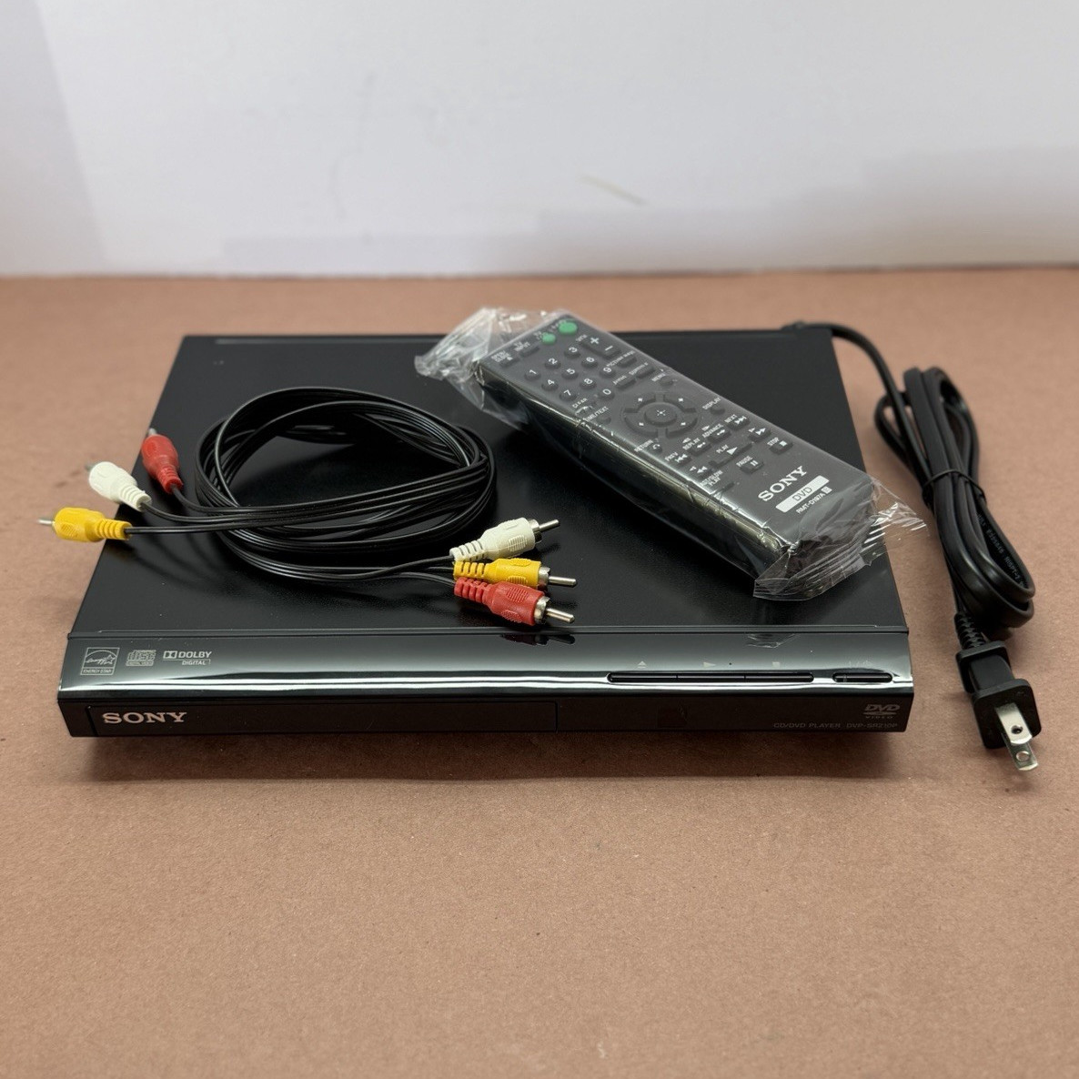 Sony DVP-SR210P DVD/CD Player Dolby Digital 480p 16:9 Region 1 Remote