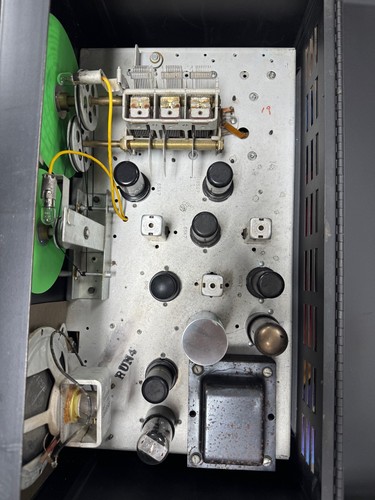 Hallicrafters Co. Model S-40B Vintage Ham Radio Tuner Receiver - Works READ - Photo 2/4