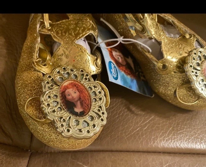 NUEVO CON ETIQUETAS Disney Store Brave Mérida Sandalia Gladiador Dorado Disfraz Zapatos 9 10 Foto 3 de 3