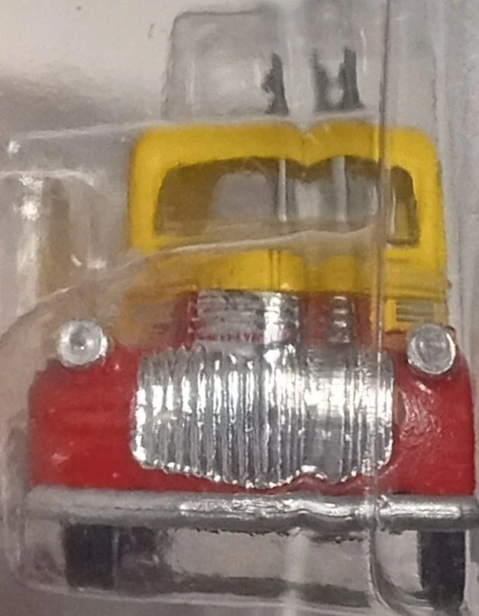 CMW Mini Metals #30395A 1941-1946 Chevrolet Tow Truck Shell Oil Service Towing - Image 4 of 4
