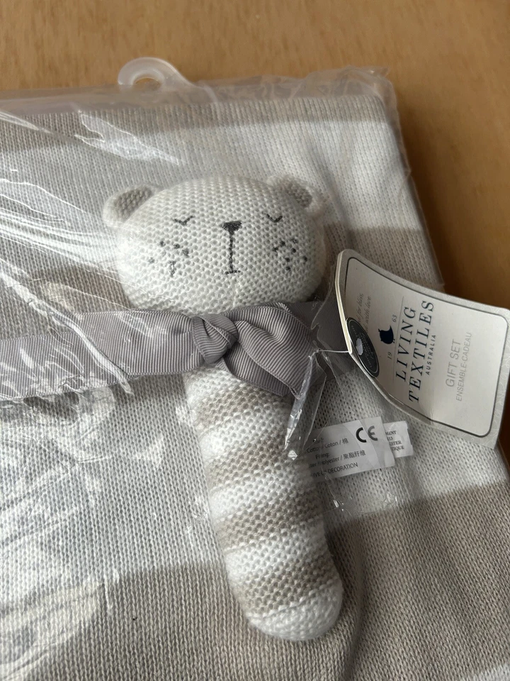 Manta para bebé con sonajero (oso) Foto 3 de 3