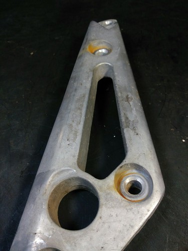 1982 YAMAHA Maxim XJ550 J RIGHT foot rest peg step MOUNT BRACKET 82 XJ550J - Picture 11 of 12