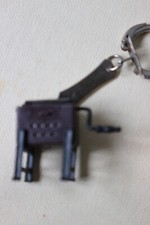 ancien porte cle publicitaire collection TORREFACTEUR MOULIN CAFE CIGOGNE