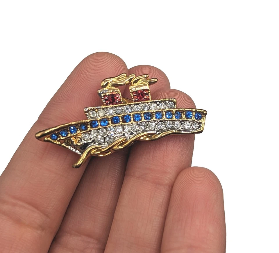 Red White Blue Rhinestone Gold Tone Cruise Ship Boat Travel Vacation Pin Foto 3 de 4