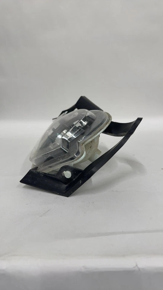 Chevrolet Avalanche 1500 2002-06 diestro conducción antiniebla (montado en parachoques) Foto 3 de 4