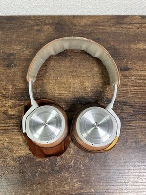 Bang & Olufsen BeoPlay HX Over Ear Wireless Headphones - Timber - READ