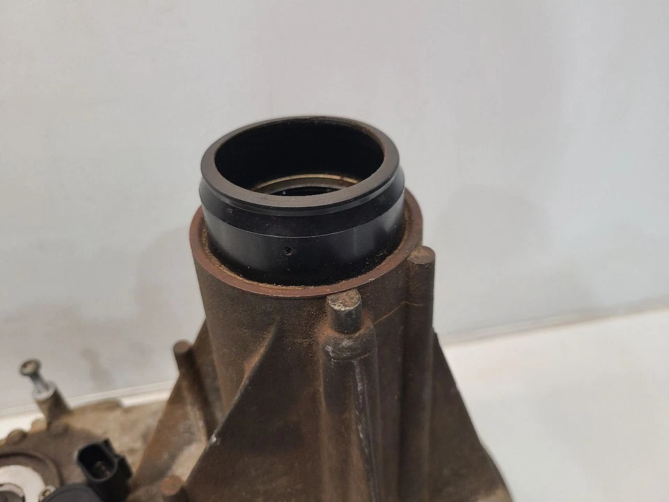 Chevrolet Silverado 1500 NQH 2009-13 caja en T carcasa trasera mitad PN: 19302452 Foto 4 de 4