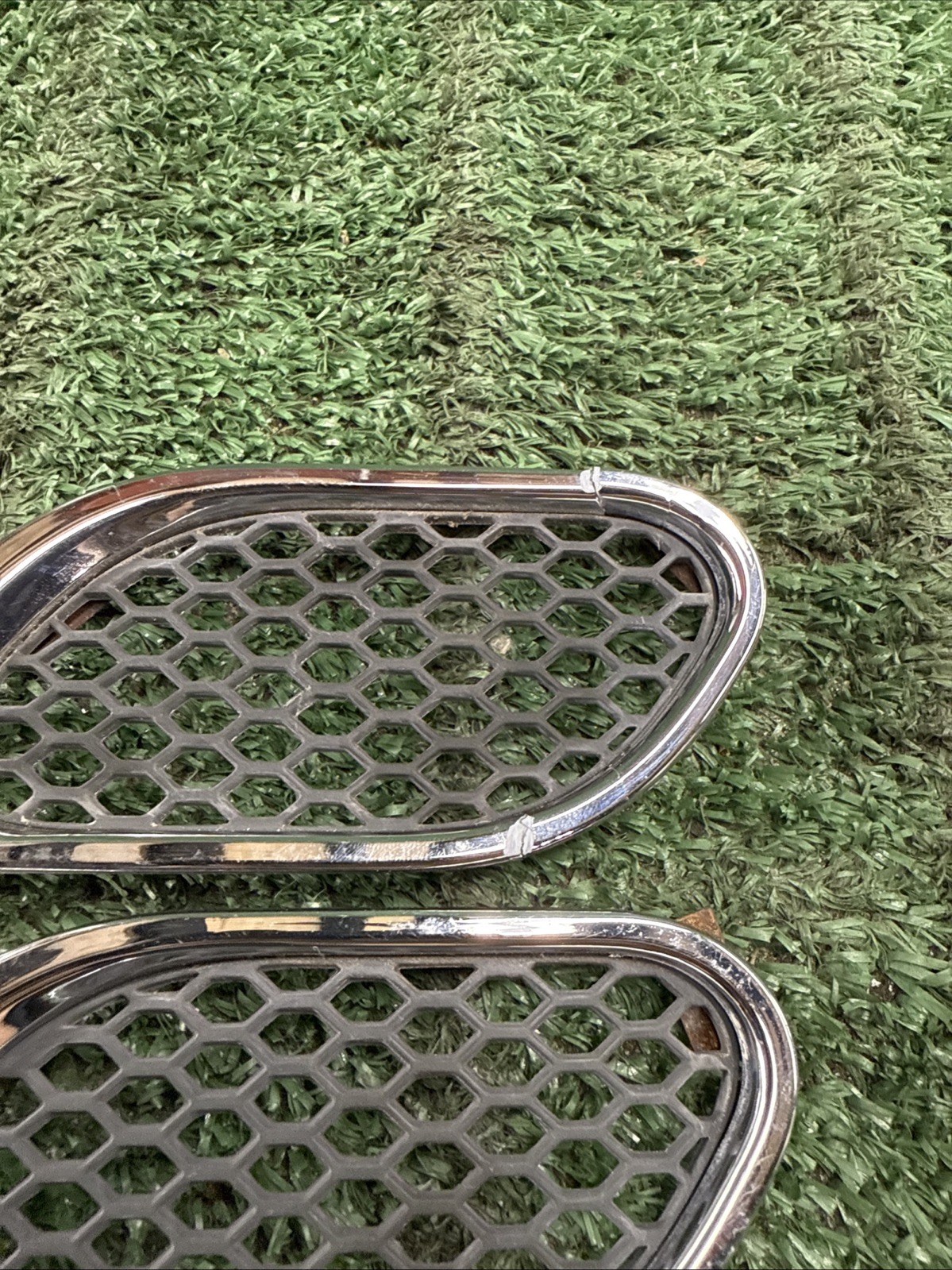 03-13 Maserati Quattroporte M139 Right Fender Grill Grille Vent Set of 3 OEM