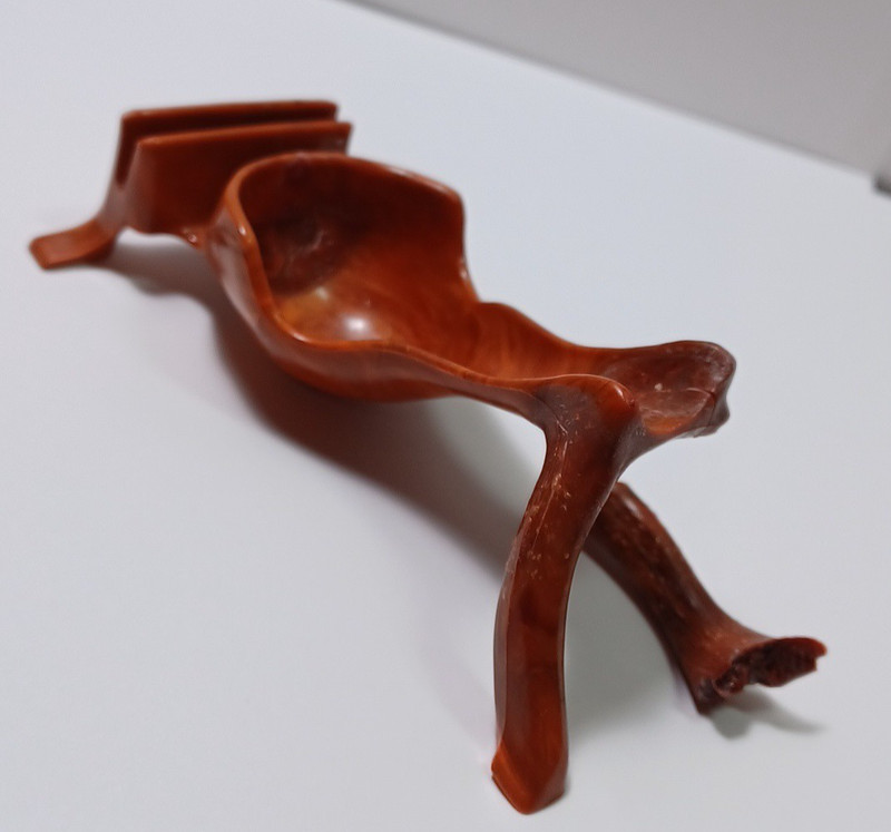 Varsity Pipes Brown Swirl Celluliod Pipe Holder w/ Broken Leg AS/IS JGBx26