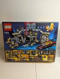 LEGO 70909 Batcave Break-In  Sealed Free shipping