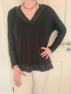 Schickes dünnes Shirt Bluse von Margittes Gr. 44 schwarz wie neu Satin