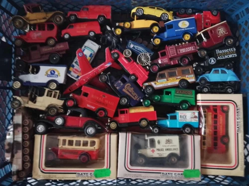 VINTAGE DIECAST TOY / MODEL JOB LOT  LLEDO DAYS GONE & OTHERS CARS VANS etc