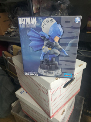1 Batman Dark Knight Returns BOBBLEHEAD NYCC 2018 Exclusive Limited 360 Badge 