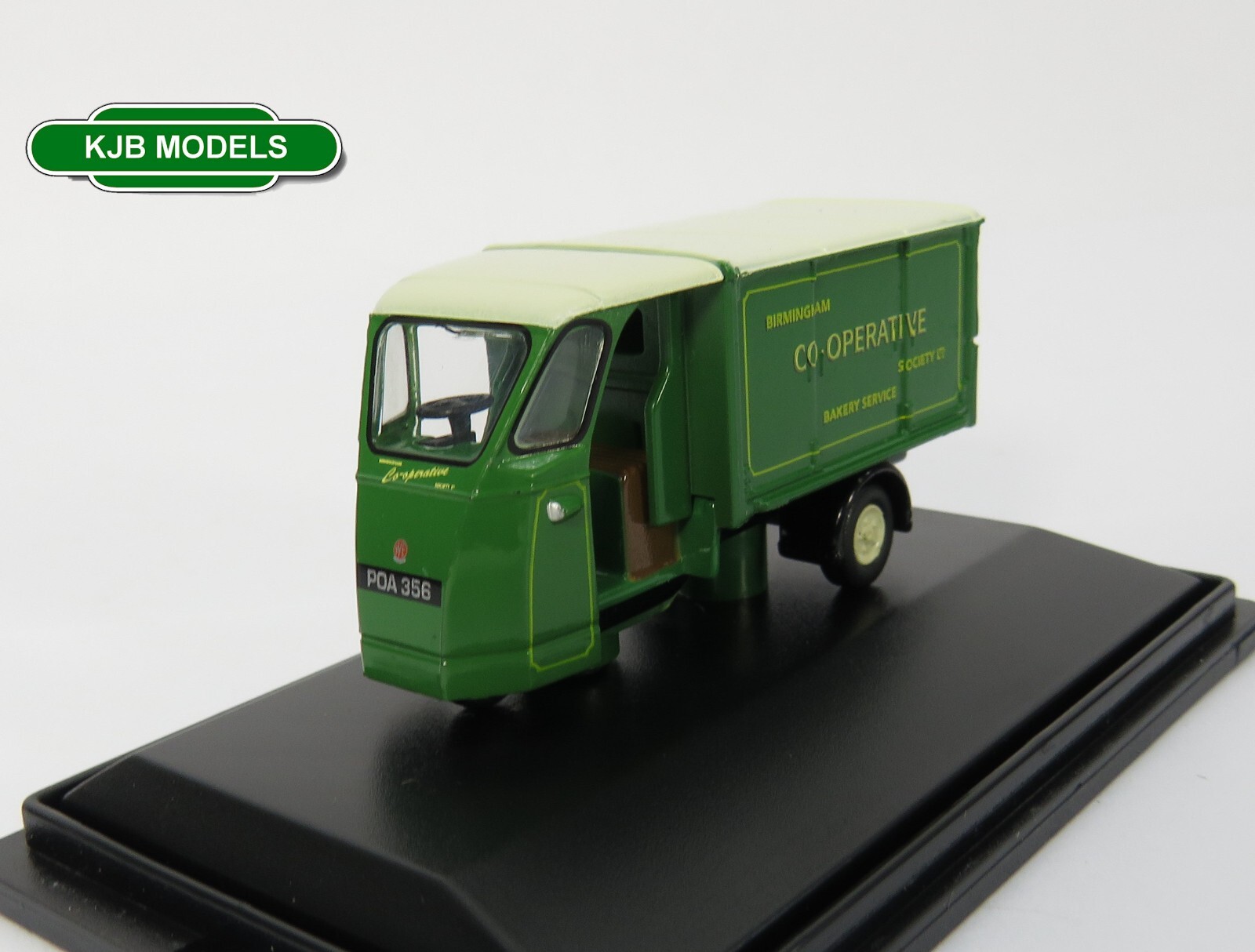BNIB OO GAUGE OXFORD 1:76 76WE008 Birmingham Co-op Milk Float / Bakery Van