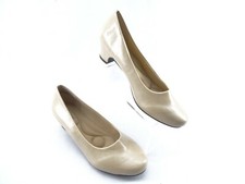 Comfort-Well by Beacon Beige Professional Heels Women's Size 9 M 78544BON