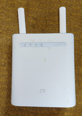 ZTE MF286R 300Mbps 4g LTE WLAN WLAN Router mit Poynting 4g Omni Antenne