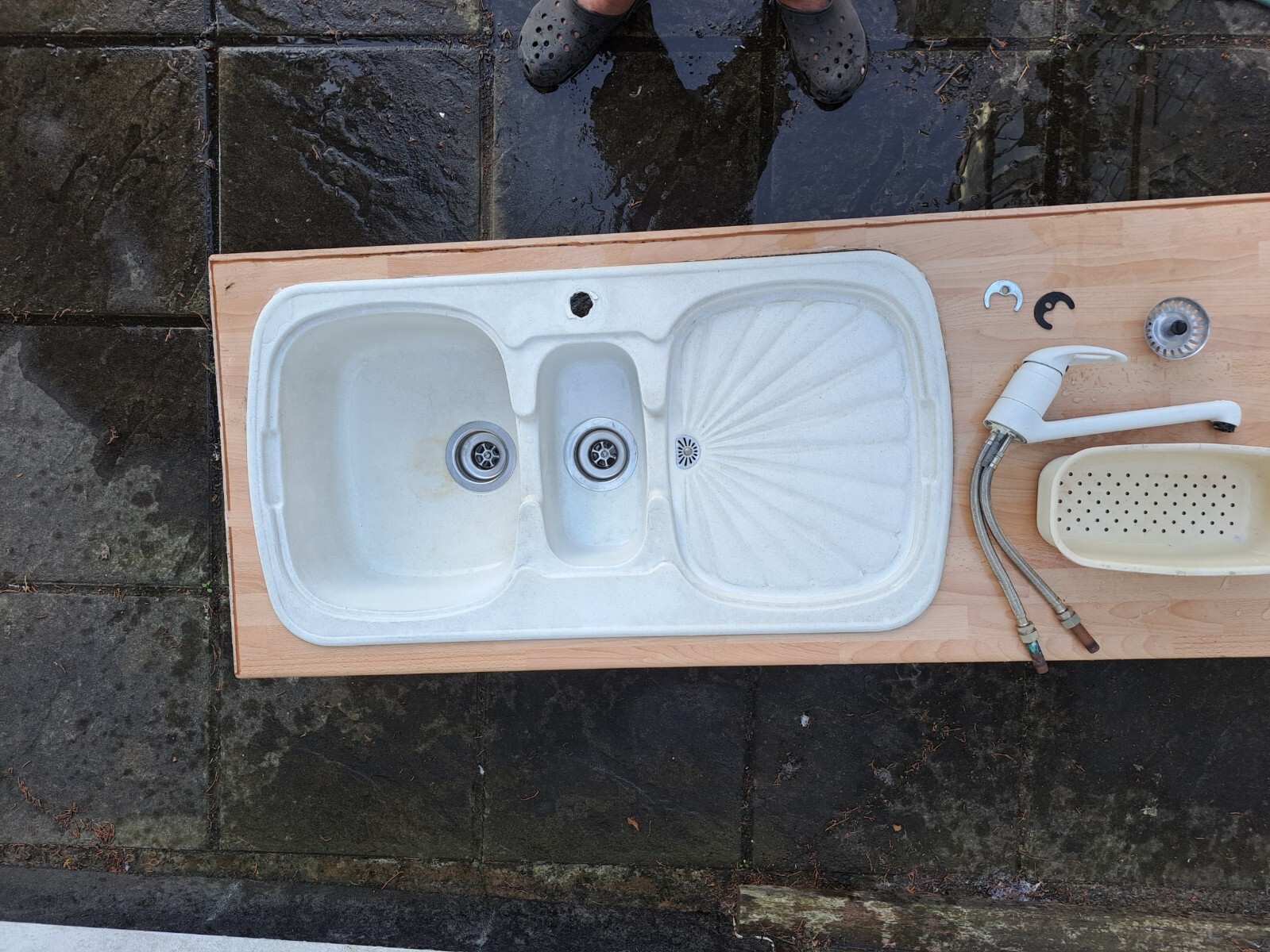 kitchen sink 1.5 bowl modern made from fibreglass with tap & waste eBay