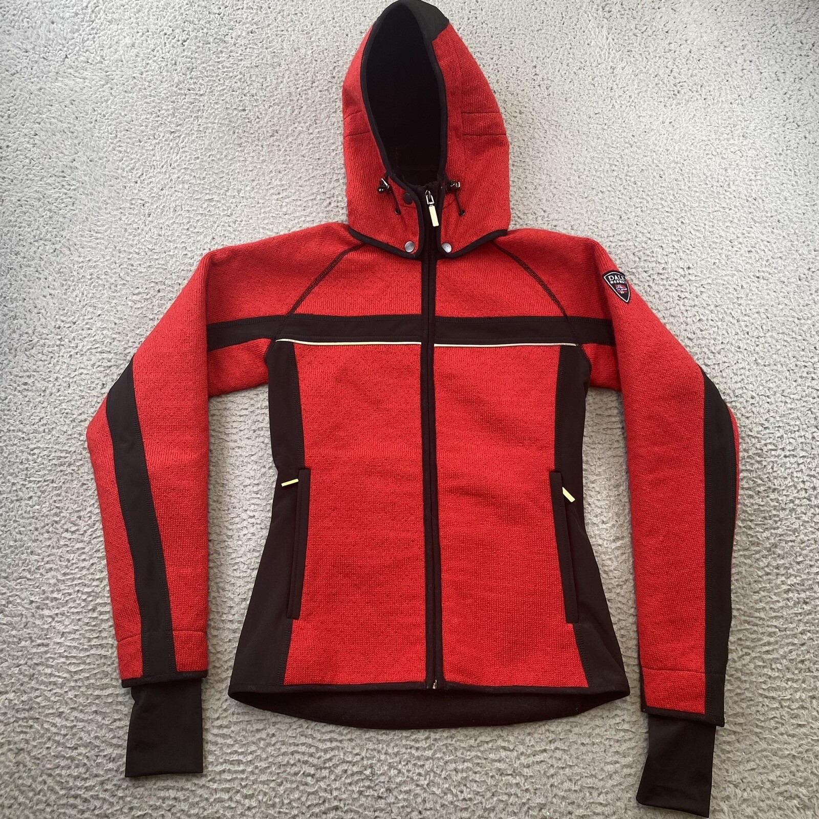 Chaqueta de invierno Dale of Norway N-5721 Dalekvam con cremallera roja negra para mujer pequeña