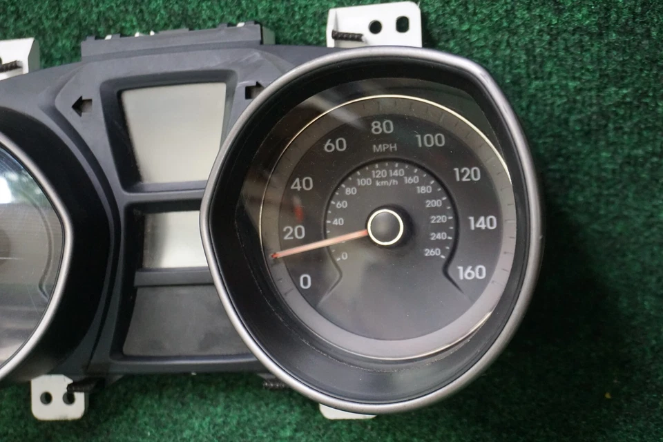 Hyundai Elantra GT 2016 velocímetro calibre panel OEM 94004A5610 122.598 k millas Foto 3 de 4