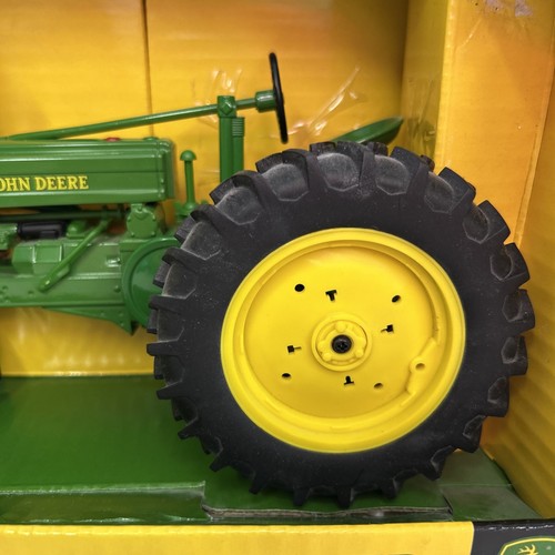 ERTL John Deere 1939 Model A Styled Tractor New In The Box 1:16 Metal 45166 - Picture 6 of 8