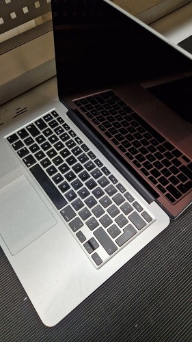 MACBOOK PRO EARLY A1502 2015 INTEL CORE I5 INTEL IRIS GRAPHICS 6100 Used Working - Picture 6 of 15