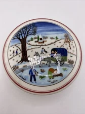 Villeroy & Boch  Round Trinket Box Luxembourg Design Naif Christmas Porcelain 4”