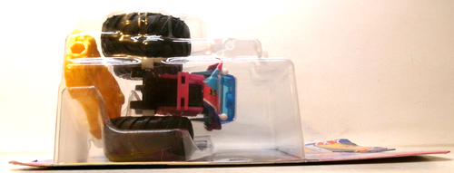 Monster Trucks Hot Wheels 1:64 rosa Barbie 65th MEYERS MANX MONSTER TRUCK 2024 - Imagen 9 de 10