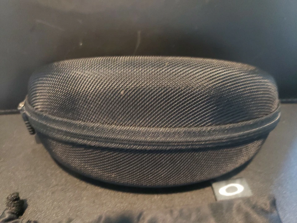 Funda Oakley con logotipo con cremallera para gafas de sol/desgaste para ojos/marco rojo cambiar piezas de pedido Foto 3 de 4