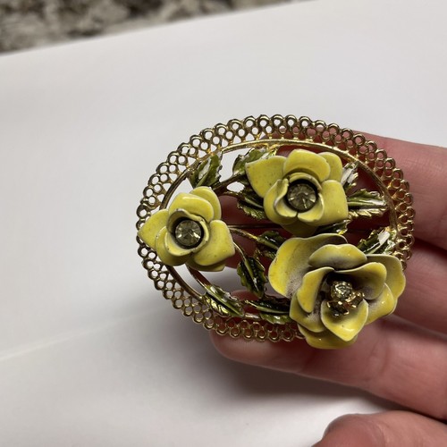 Vintage Brooch Pin - Gold Tone / Yellow Enamel Flowers / Rhinestone - Picture 10 of 12
