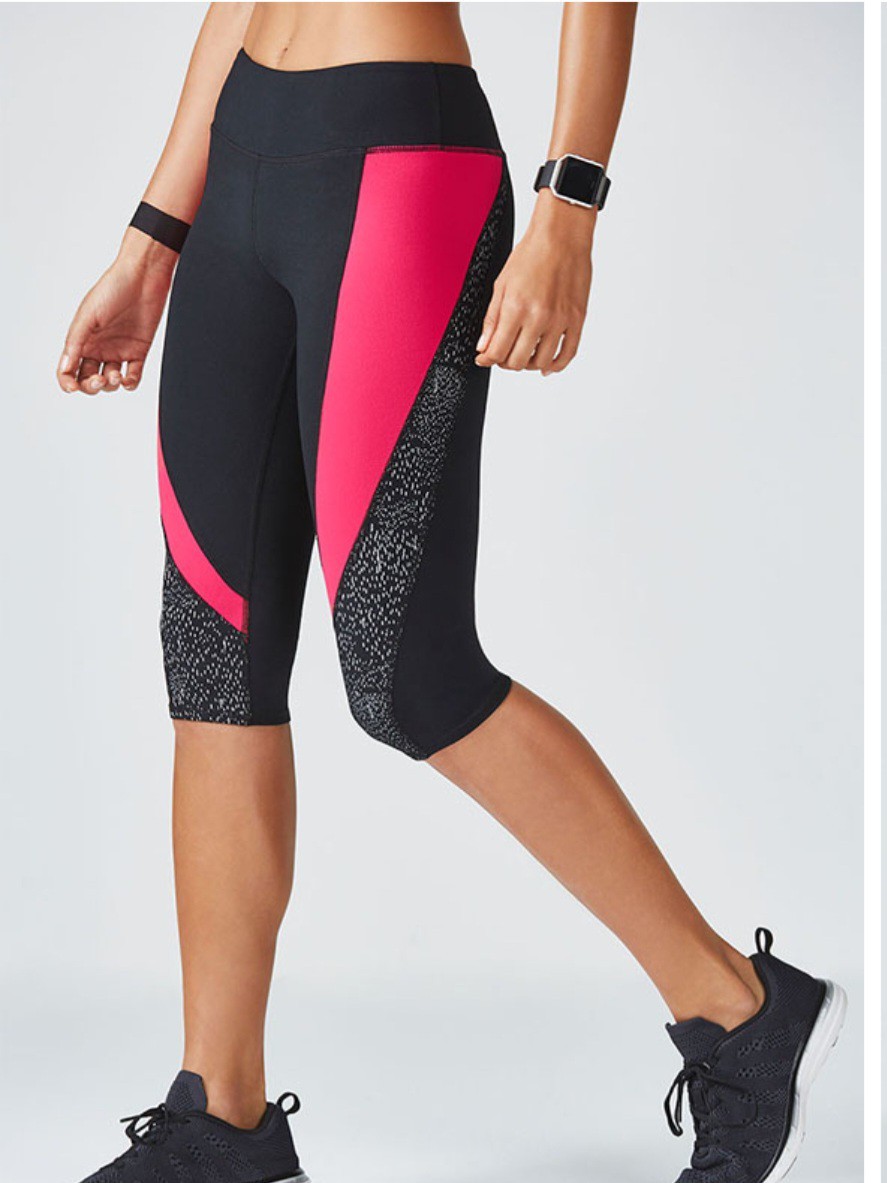 Fabletics Navassa Crop Leggings Sz M Constellation/Cosmo Print Black Pink