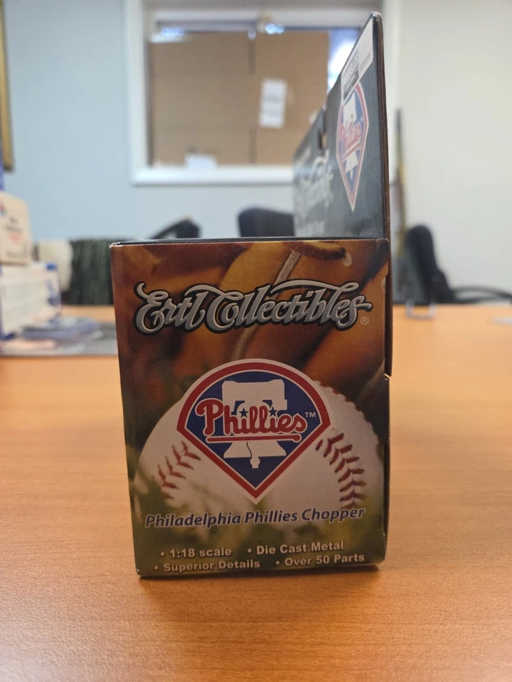 ERTL OCC PHILADELPHIA PHILLIES CHOPPER TOY MOTORCYCLE 1:18 FROM  LOCAL ESTATE - Image 3 of 4