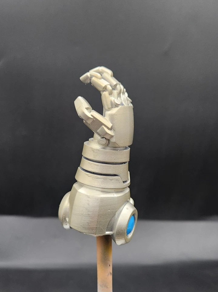 Emblema mecánico de mano/pecho personalizado Marvel Legends escala 1/12 pintado Foto 2 de 4