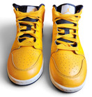 Air Jordan 1 Mid GS "University Gold / Black" Sz 5.5Y Style 554725-700 — photo 2