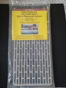 Dritz Quilter's quilt 8"x18" Basting Grate .For Basting Quilt Layers